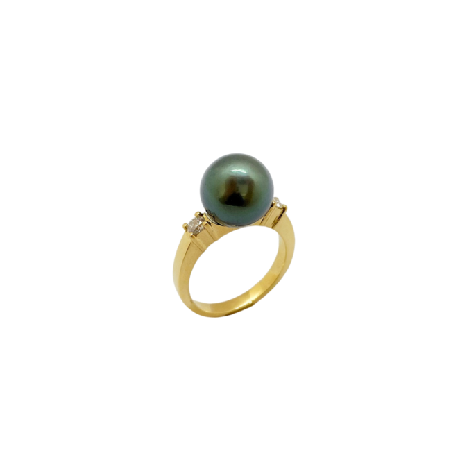 Bague en or jaune 18 carats et diamants avec perle de culture de Tahiti